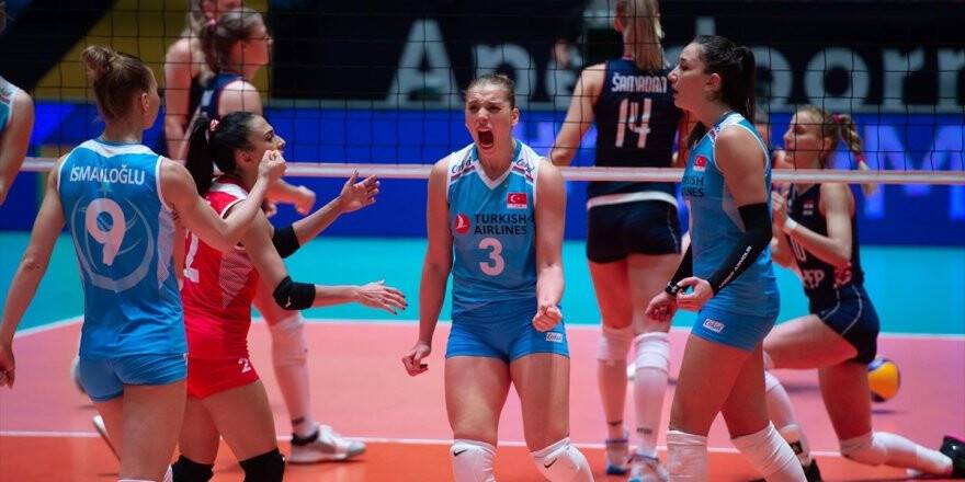 A Milli Kadın Voleybol Takımı Olimpiyat Elemelerinde Yarı Finale Yükseldi