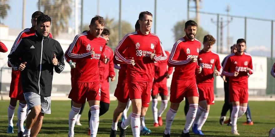 Lider Sivasspor Antalya Kampını Tamamladı