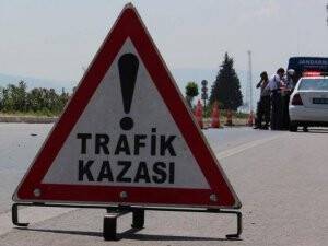 Ambulans İle Tır Çarpıştı: 1 Ölü, 4 Yaralı