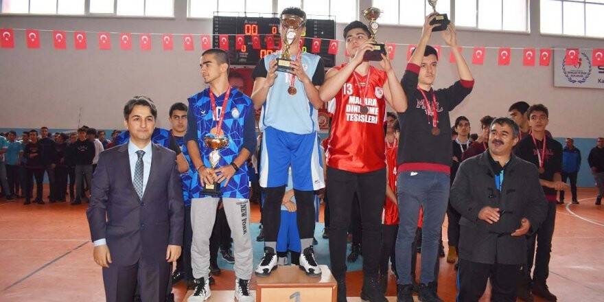 Seydişehir'de okul sporları ödül töreni
