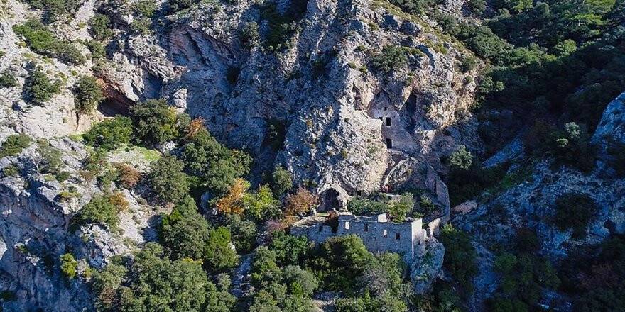 'Afkule Manastırı' Manzarasıyla İlgi Görüyor