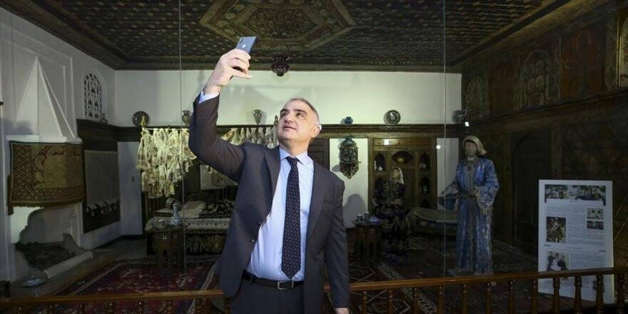Bakan Ersoy Müzede Selfie Günü Etkinliğine Katıldı