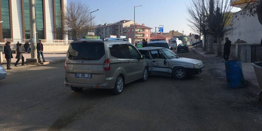 Kulu'da Trafik Kazası: 3 Yaralı