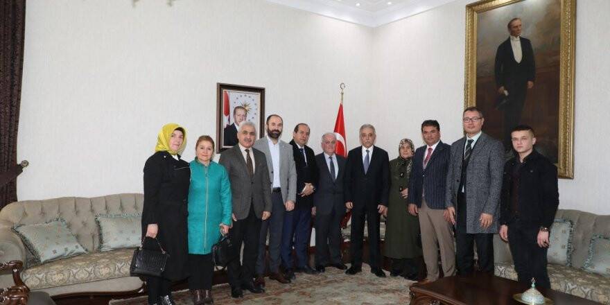 Bir İyilikte Sen Yap Derneği’nden Vali Toprak’a ziyaret