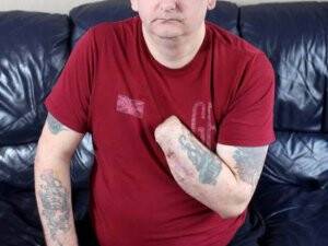 Ev Yapımı Giyotinle Elini Kesti