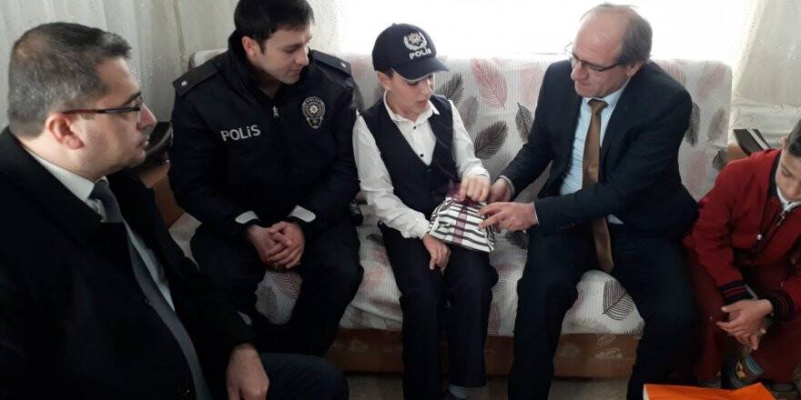 Kulu'daki Engelli Orta Öğretim Öğrencinin Polis Olma Hayali Gerçek Oldu