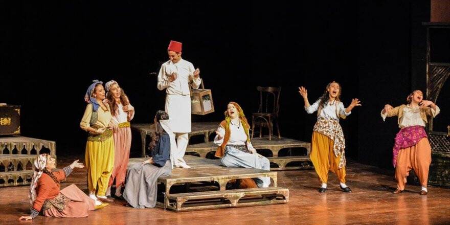 Ankara Devlet Tiyatrosu'ndan 'Aşkımız Aksaray'ın En Büyük Yangını' Oyunu