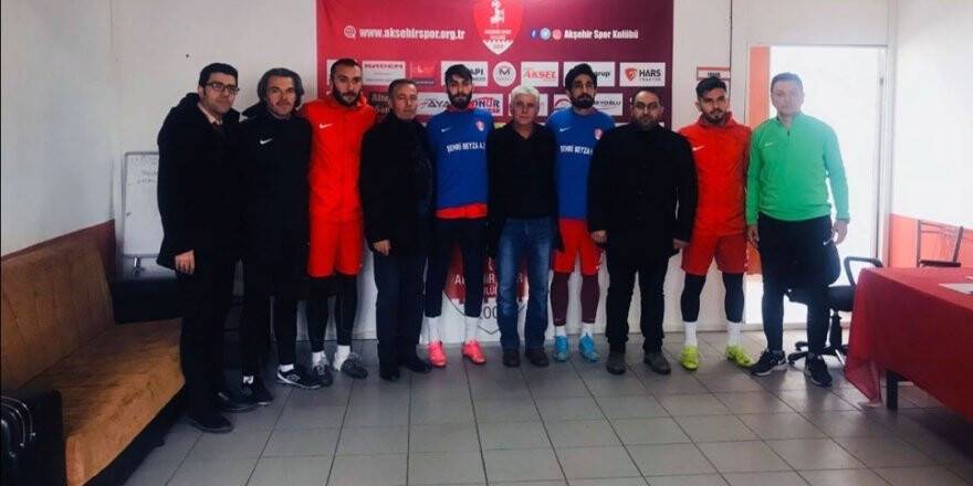 Akşehirspor yeni transferlerini tanıttı