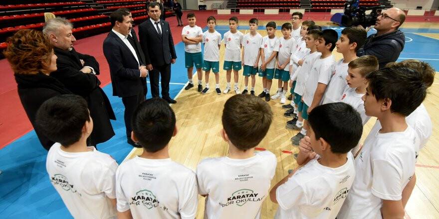 Karataylı çocuklar geleceğe sporla hazırlanıyor