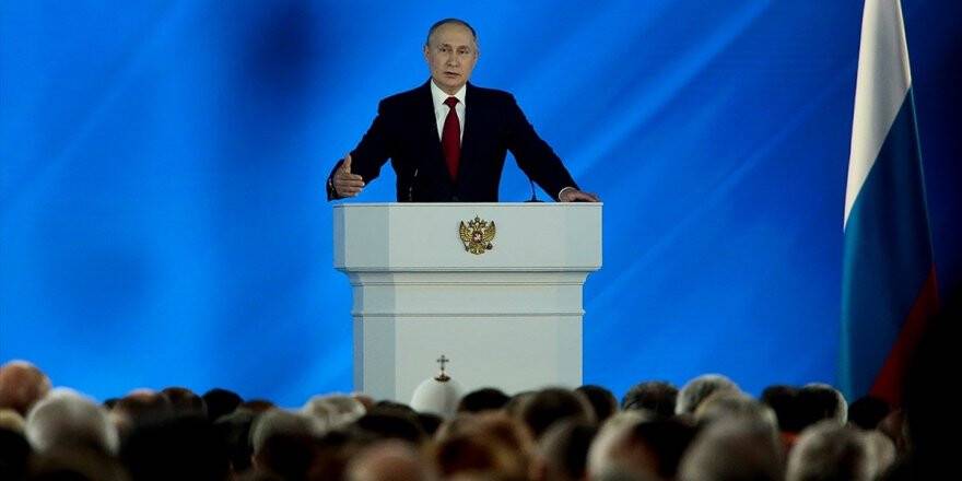 Rusya'da Putin Liderliğini Güçlendiriyor