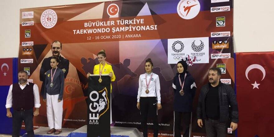 Karatay Belediyesporlu  taekwondoculardan 2 madalya