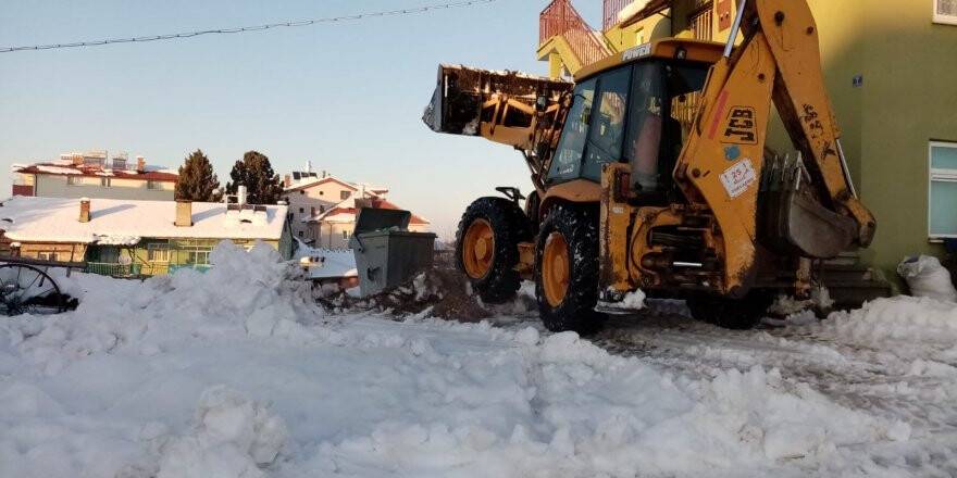 Beyşehir Belediyesinin dağ köylerinde kar mesaisi