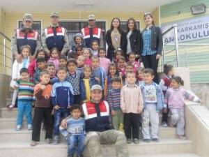 Sınır Hattındaki Çocuklar Kütüphane İle Tanıştı