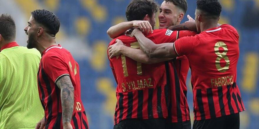 Gençlerbirliği Süper Lig'de Çıkış Peşinde