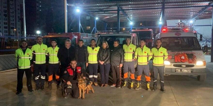Deprem Nedeniyle Elazığ Ve Malatya'ya Çevre İllerden Destek Ekipler Gönderildi