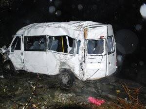 Minibüs şarampole yuvarlandı: 6 yaralı