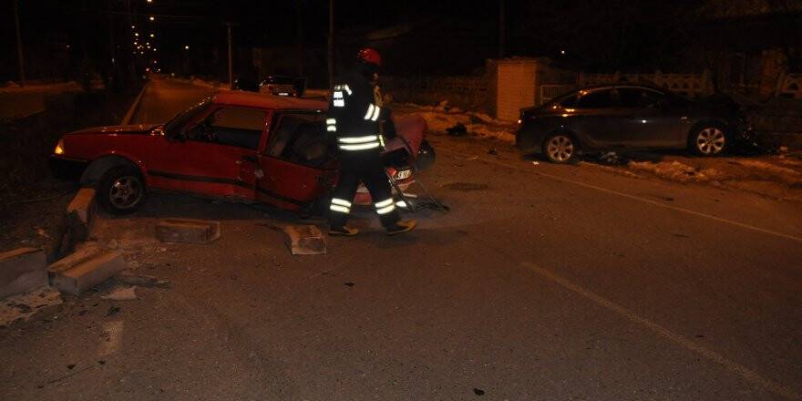 Seydişehir'de otomobiller çarpıştı: 3 yaralı