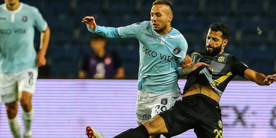 Hollanda Ekibi Emmen Medipol Başakşehir'den Kerim Frei'ı Kiraladı