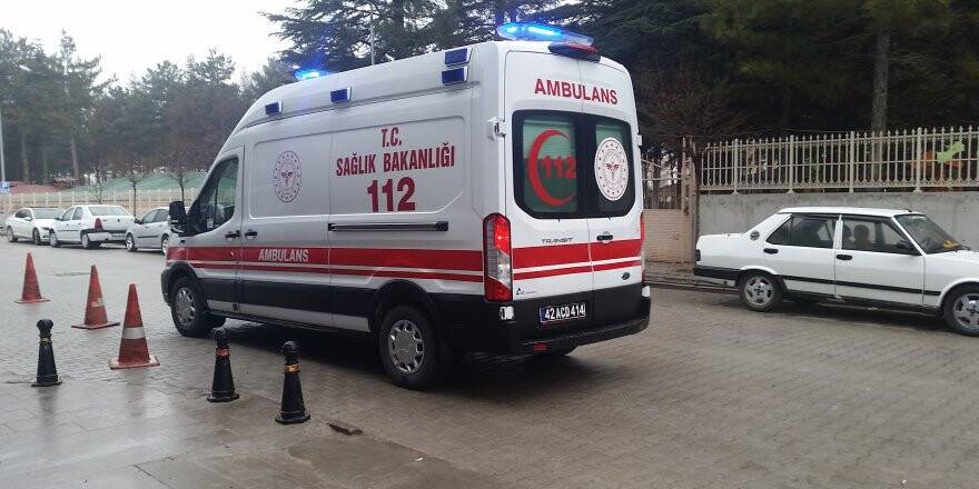 Konya'da kontrolden çıkan otomobil takla attı: 3 yaralı