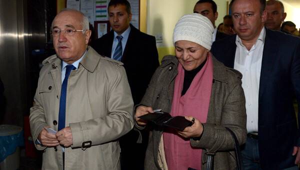 Cemil Çiçek oyunu kullandı