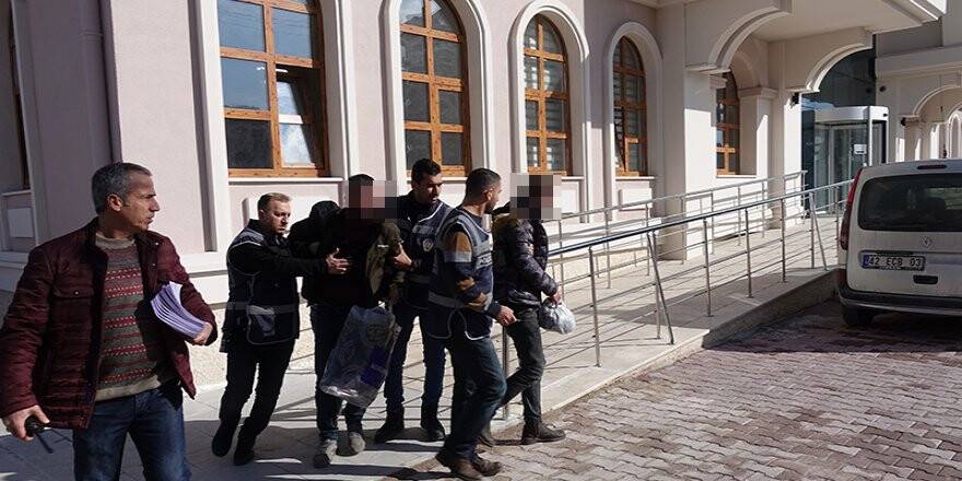 Konya'da Evlerden Hırsızlık Yaptıkları İddia Edilen 3 Şüpheli Tutuklandı
