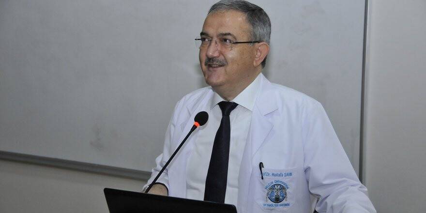 Rektör Şahin, öğrencilere mesleki tecrübelerini anlattı