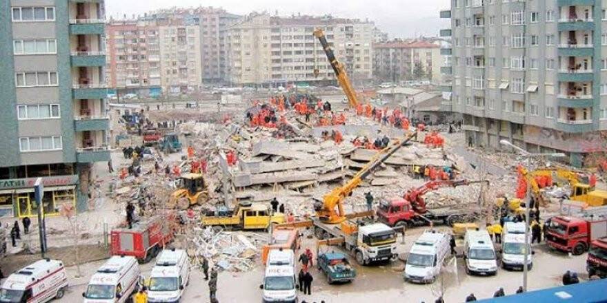 Türkiye'nin Unutulmayan 16 Yıllık Acısı: Zümrüt Apartmanı Faciası