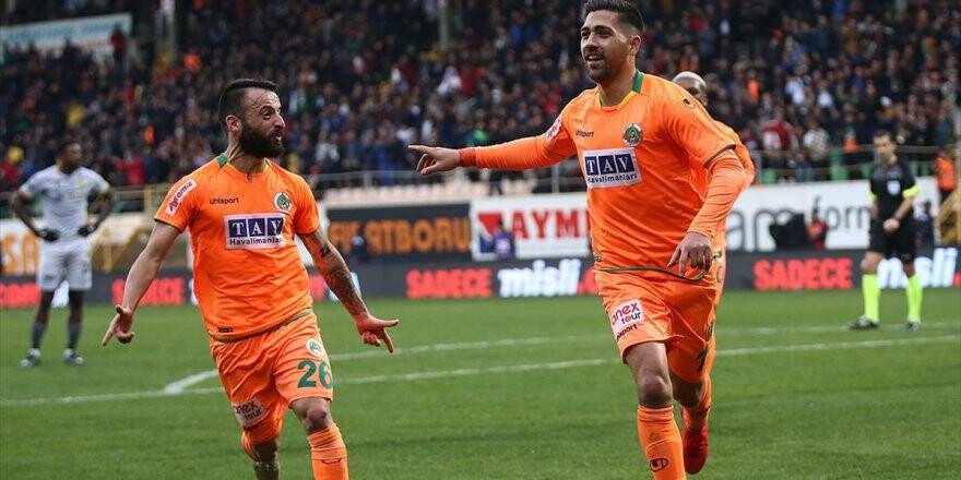 Alanyaspor Evinde Yeni Malatyaspor'u 2 Golle Geçti