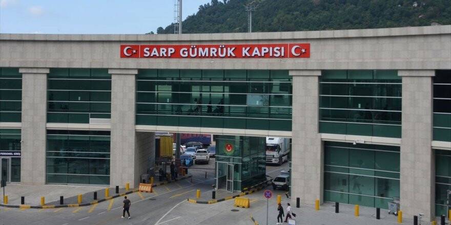 Sarp Sınır Kapısı'ndan Geçen Yıl 6,8 Milyon Yolcu Geçişi Oldu