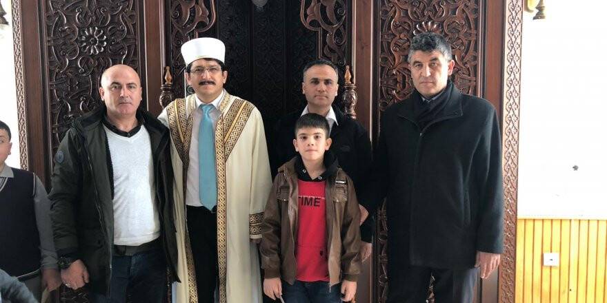 Ortaokul öğrencisi kazandığı para ödülünü depremzedelere bağışladı