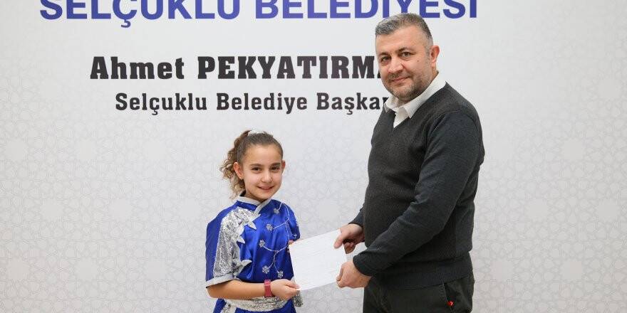 Minik Sporcu Ödülünü Depremzedelere Gönderdi