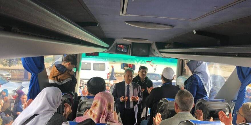 Başkan Akkaya Umreye Giden Vatandaşları Uğurladı