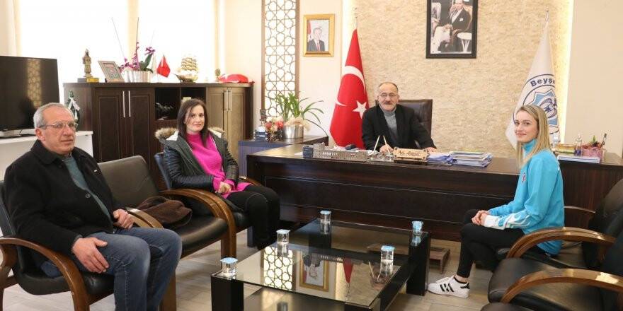 Bayındır Şampiyon Taekwondocuyu Ağırladı