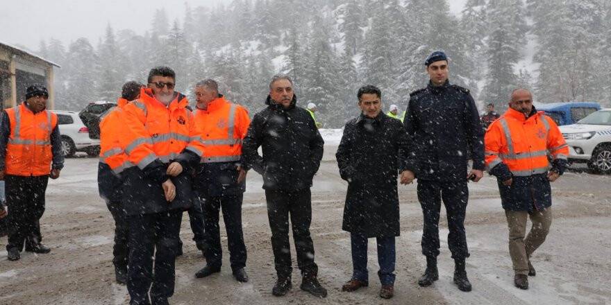 Konya Valisi Toprak, Alacabel'de Karla Mücadele Çalışmalarını İnceledi