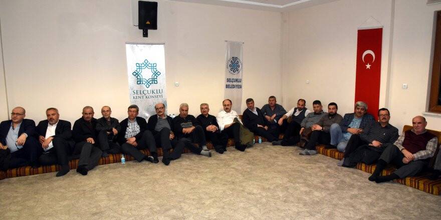 AK PARTİ SELÇUKLU’DA MAHALLE BAŞKANLARI BULUŞTU