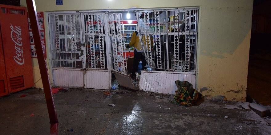 Kulu'da Markete Giren Otomobilin Sürücüsü Kaçtı