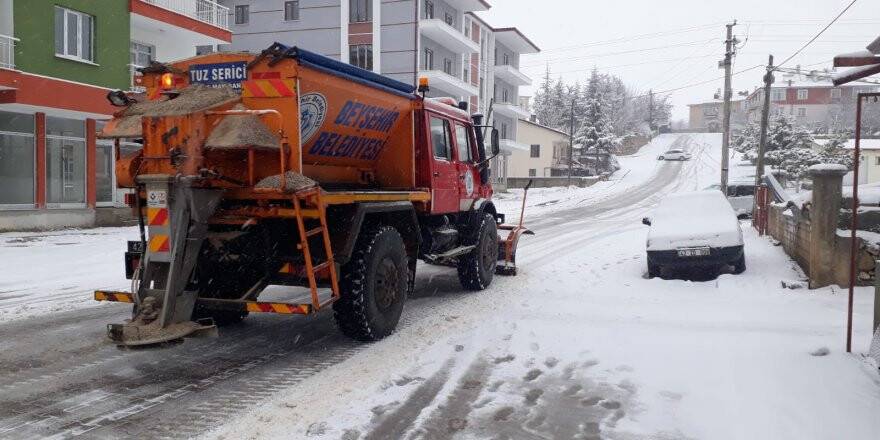 Beyşehir'de Yollarda Buzlanmaya Karşı Yoğun Mesai