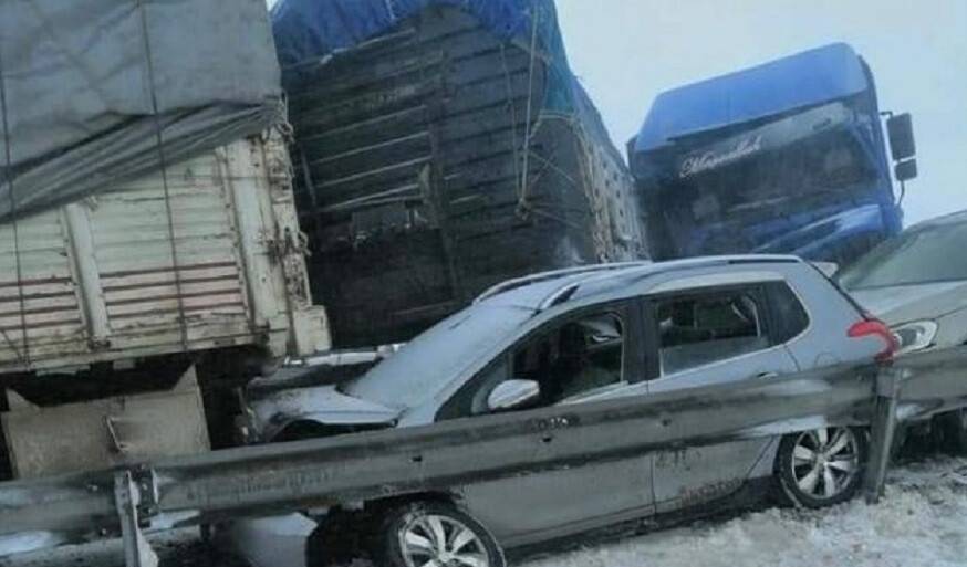 Zincirleme trafik kazasına 17 araç karıştı