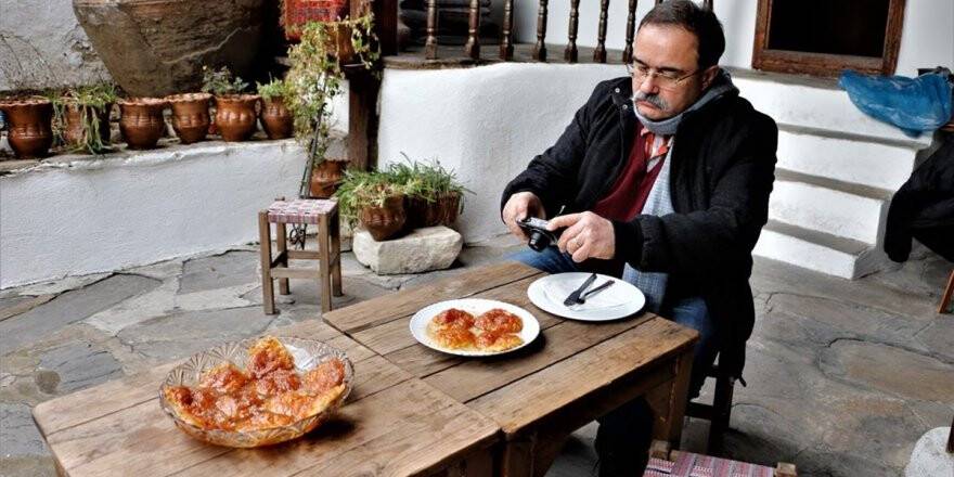 Tarihçi Profesör Peynir Tatlıları İçin Anadolu'yu Karış Karış Geziyor