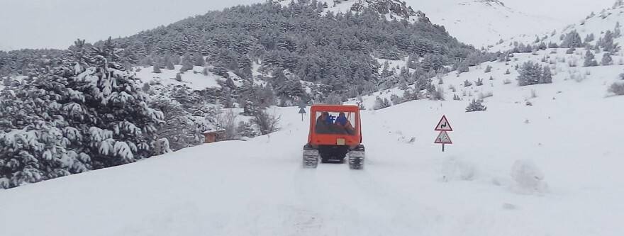 Kar ve tipi nedeniyle  mahsur kalan 3 kişi kurtarıldı