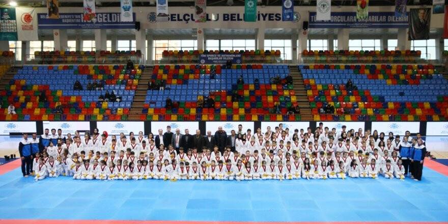 SELÇUKLU TAEKWONDO’DA KEMER SINAVI YOĞUN KATILIMLA GERÇEKLEŞTİ