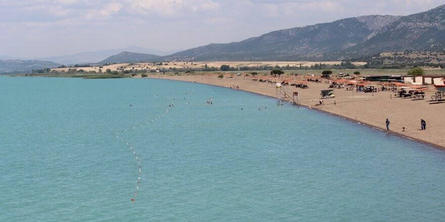 Beyşehir'de Karaburun Plajı'na Karavan Kamping Alanı Kurulacak
