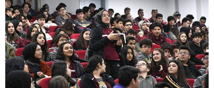 Tarihçi-Yazar Tiryakioğlu, öğrencilerle buluştu