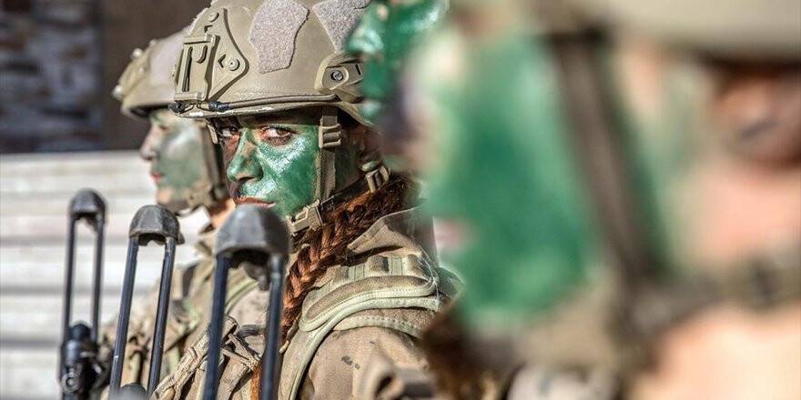 Türkiye'nin İlk Kadın Komando Astsubayları Göreve Hazır