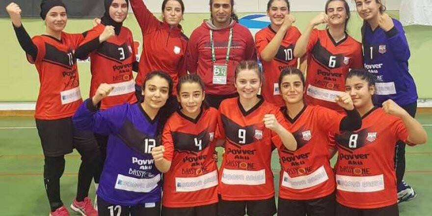 KASIRGALI KIZLAR 2. YARIYA BAŞLIYOR