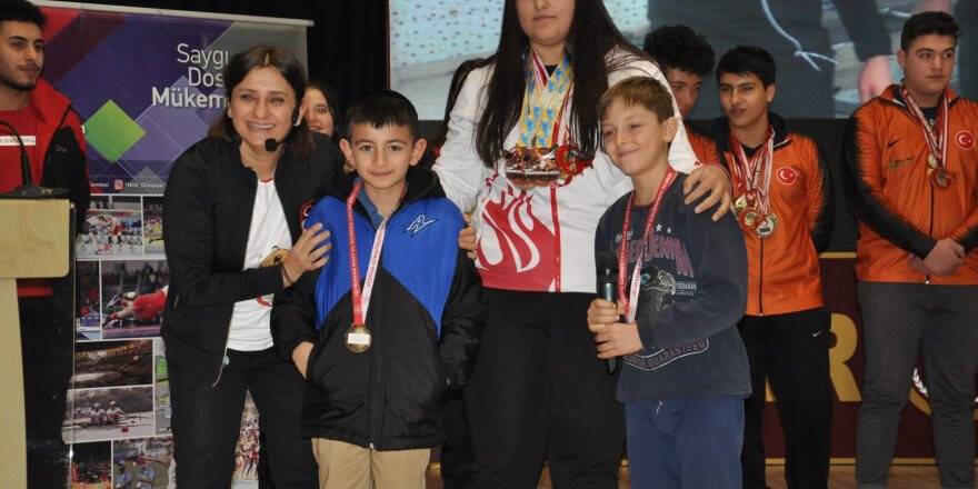 OLİMPİYAT KOMİTESİ AKŞEHİR’DE PROGRAM YAPTI