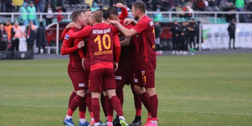 Kayserispor'da İlk Deplasman Galibiyeti Umutları Artırdı