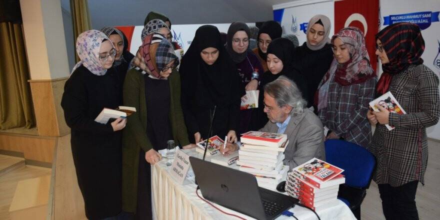 Mustafa Armağan Mahmut Sami Ramazanoğlu AİHL Öğrencileriyle Buluştu