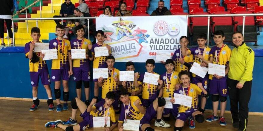 Konya Voleybol Takımı ANALİG’DE FİNALDE