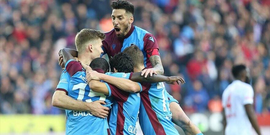 Galatasaray seriye bağladı ZİRVEYE YÜRÜYOR